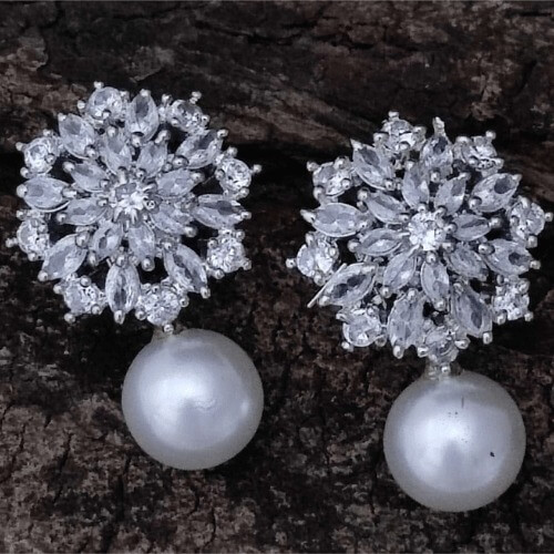 Retro-inspired earrings for nostalgic charm