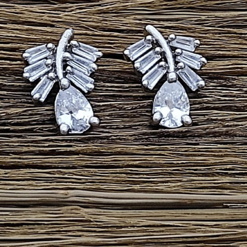 Glamorous earrings for special occasions
