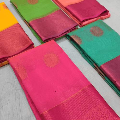 Delightful handloom saree for a charming look