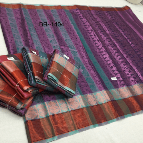 Elegant handloom saree for graceful appearance